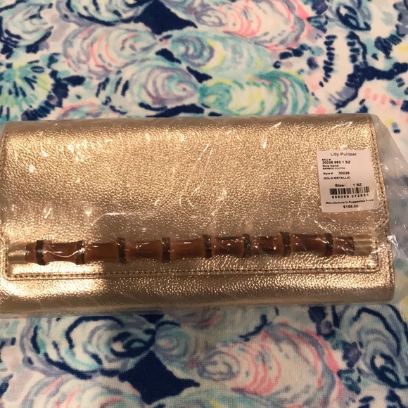 Lilly Pulitzer Handbags - NWT lilly pulitzer clutch Lilly Pulitzer Handbags - NWT lilly pulitzer clutch